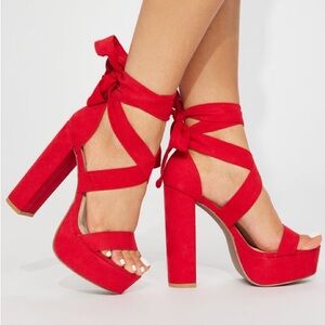 NEW FASHION NOVA Chunky High Heels